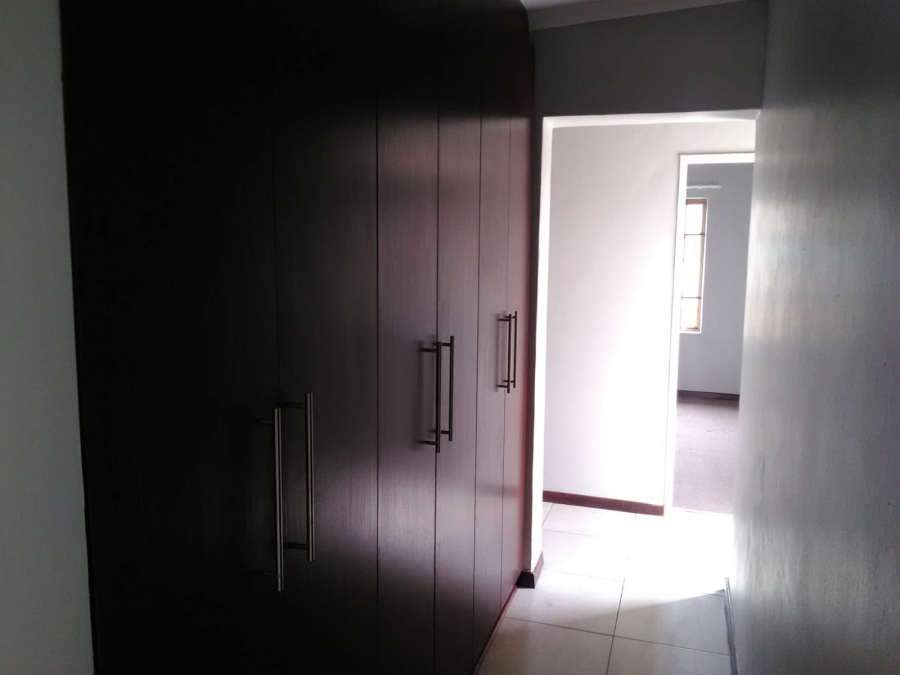 To Let 3 Bedroom Property for Rent in Hillside Free State